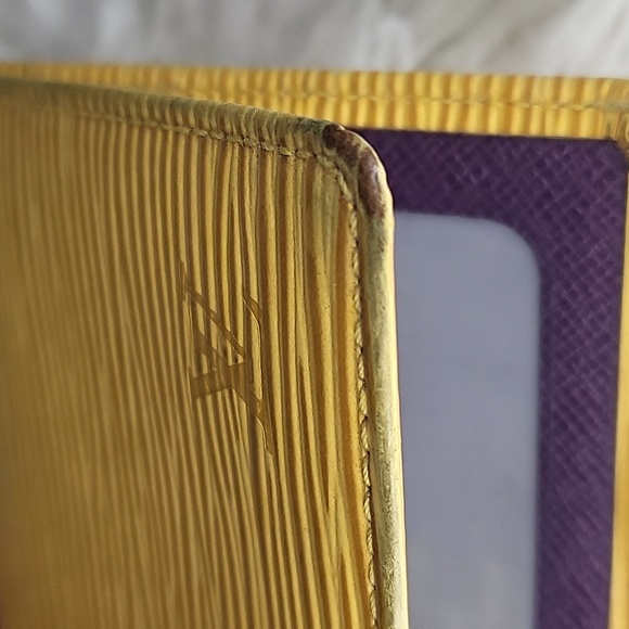 Louis Vuitton yellow epi card holder - Picture 4 of 12